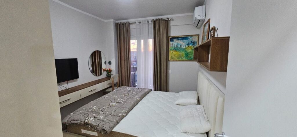 Ex Piazza Shqiponja, affittasi appartamento 2+1