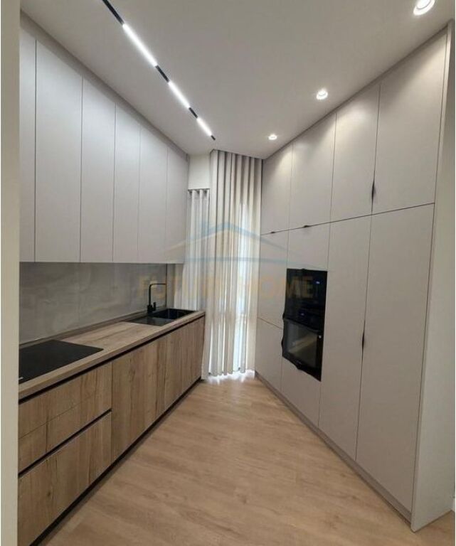 Rent, 2-Storey Villa, Green Valley, Dry Lake, Tirana