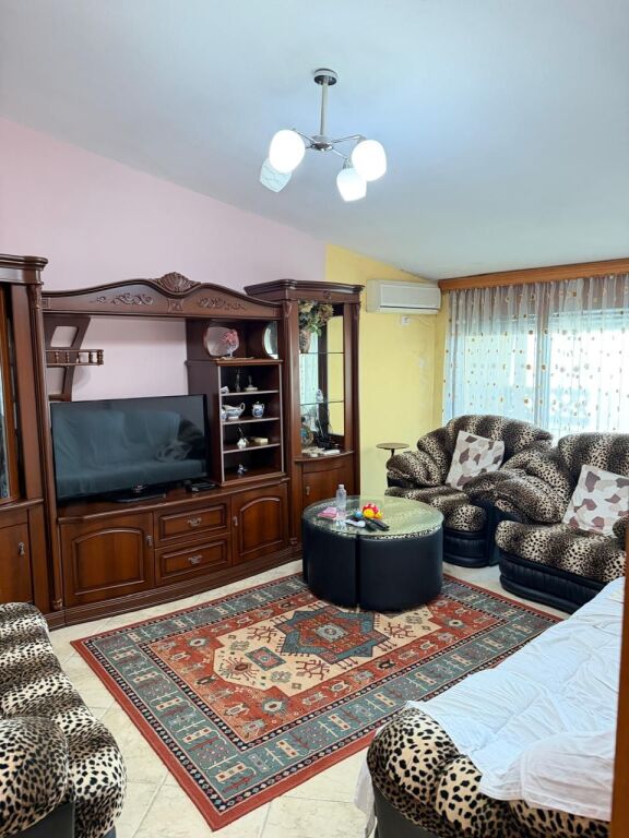 IN VENDITA  APPARTAMENTO  1+1 , 30 m dal mare , SHKEMBI KAVAJES ,  DURRËS – VICINO HOTEL MAJESTIC