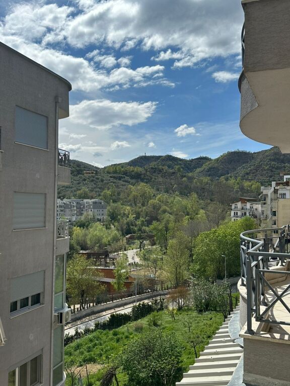 Apartament me qira vjetore Kopshti Zologjik Tiranë