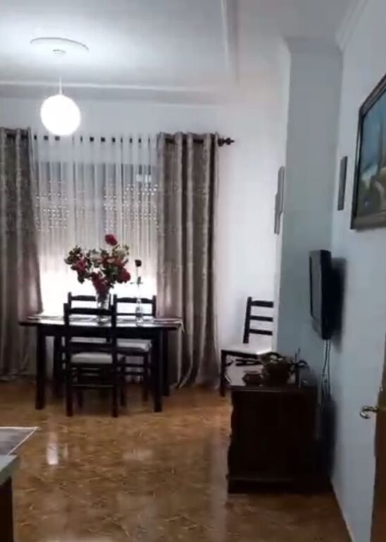 Apartament 1+1 me qira, 60m2, prane Big Market kodra diellit, 380 euro ne muaj