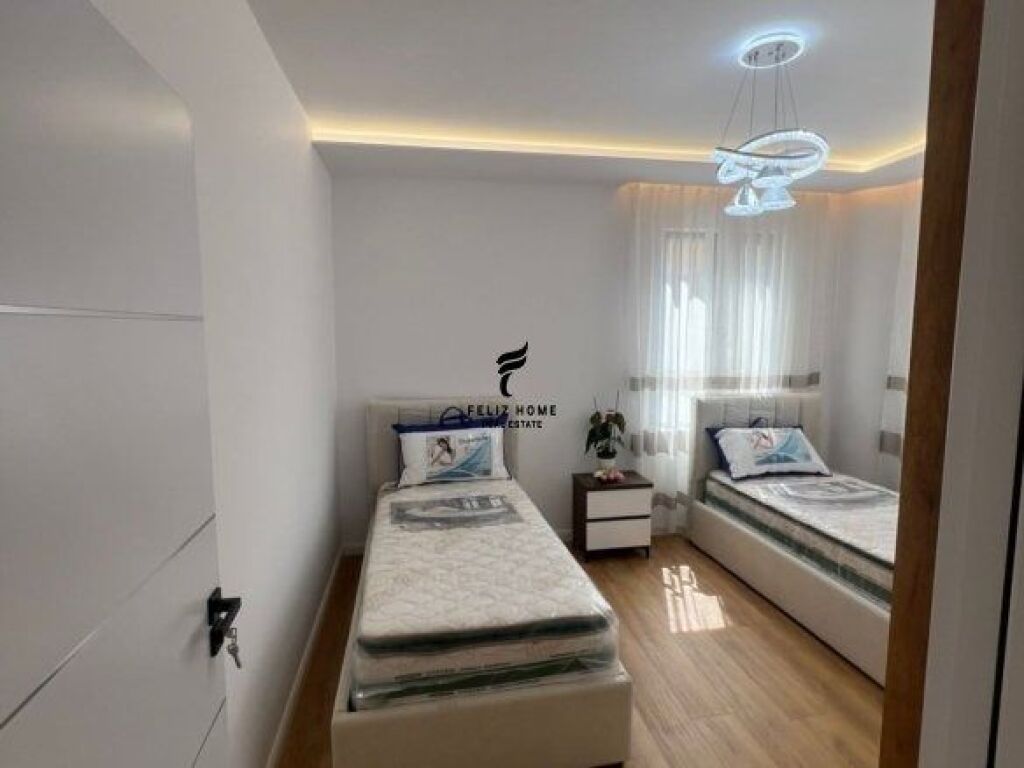FOR SALE APARTMENT 2+1+2 KAVAJES STREET 265,000 EURO FH-67471