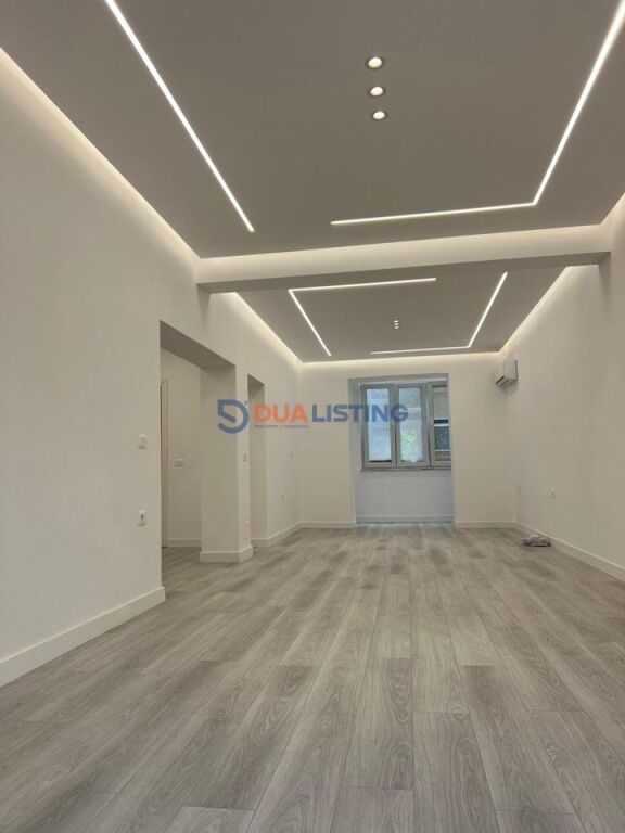 Locale commerciale in affitto in Via Barrikadave!