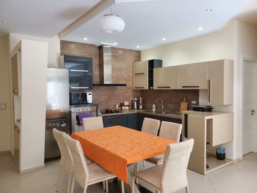 Apartament me qira vjetore Kopshti Zologjik Tiranë