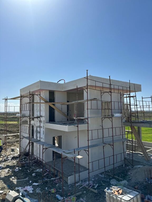 VILLA FOR SALE IN LALZ BAY !   300,000 €