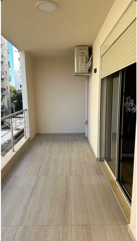 Shitet apartament modern 1+1 ne zonen e plazhit, Durres!