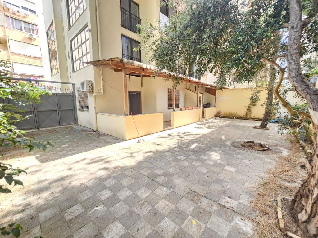 🏖️ VENDESI APPARTAMENTO 1+1 CON CORTILE – ROCCIA DI KAVAJË, DURRËS
