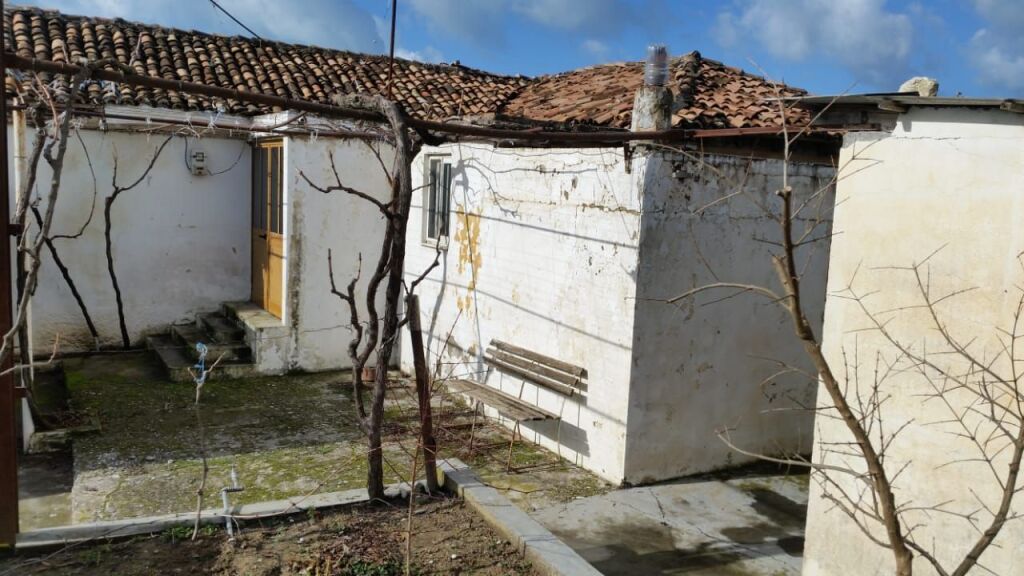 VENDITA DI EDIFICIO + TERRENO, PLEPA, DURRES. (Vista parziale sul mare)
