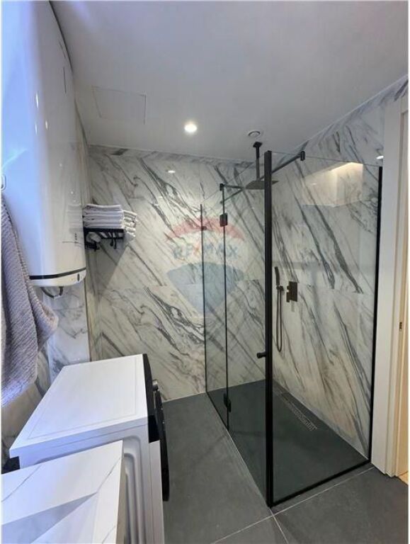 Apartament 2+1- Për Shitje - Rruga Pelivan Leskaj, Vlorë