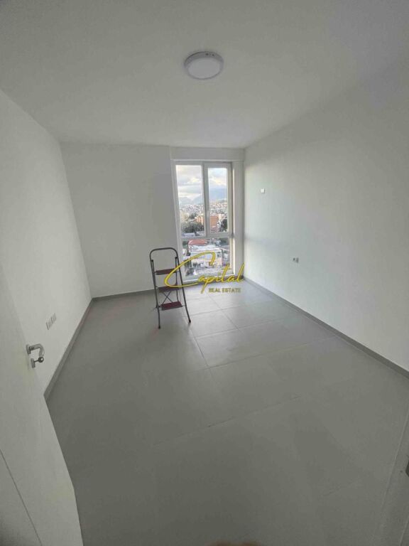 UFFICIO IN AFFITTO 110 M2 VIA DIBRES 40.000 LEKE