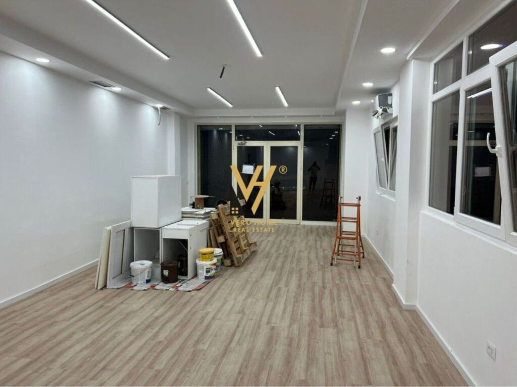 LOCALE COMMERCIALE 75 M2 IN AFFITTO A BRRYLI 75.000 LEKE