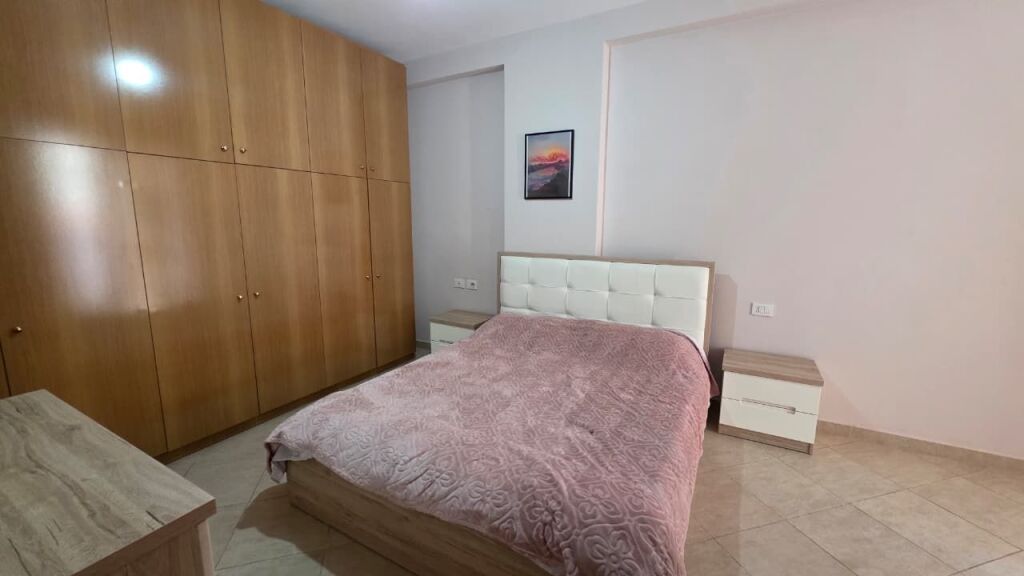 affittasi appartamento 2+1, Yzberisht