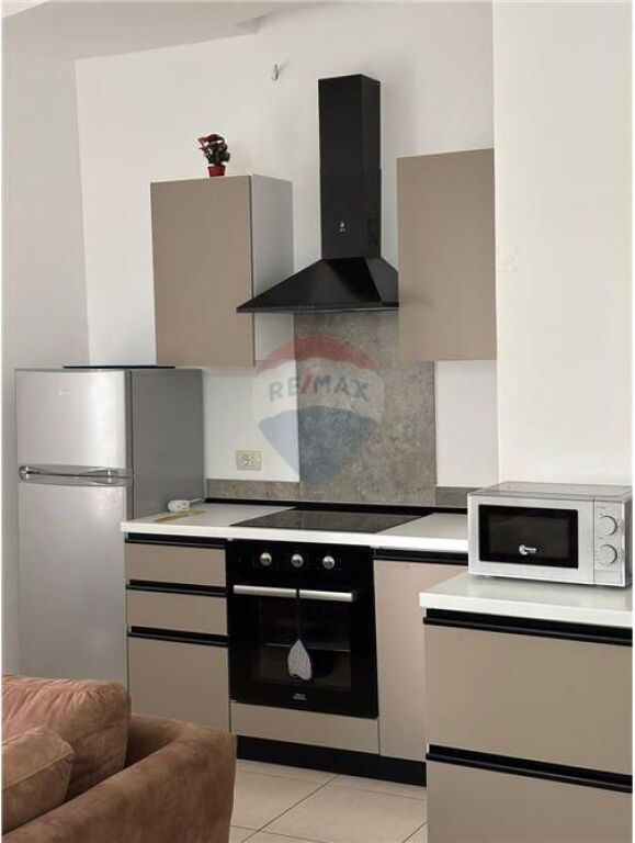 Apartament 1+1- Për Qira afatgjatë- Rruga Dhimitër Konomi, Vlorë