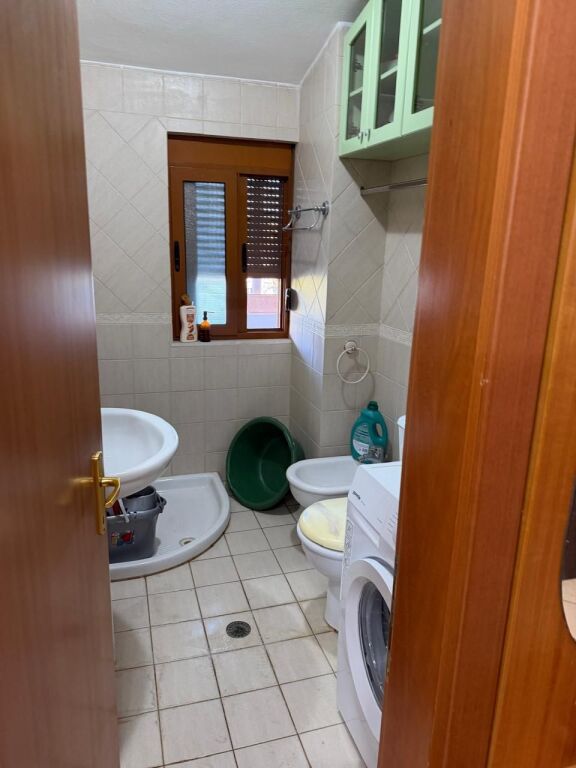 IN VENDITA  APPARTAMENTO  1+1 , 30 m dal mare , SHKEMBI KAVAJES ,  DURRËS – VICINO HOTEL MAJESTIC