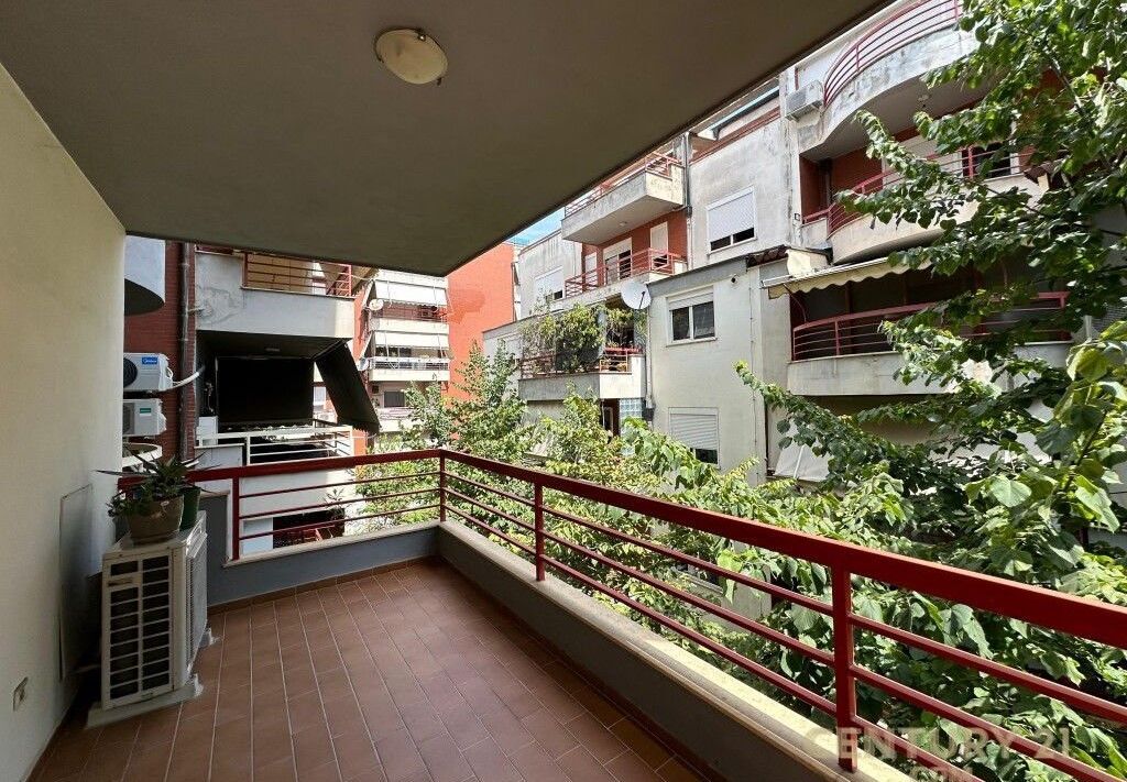 Affittiamo Appartamento 2+1+2+ Posto Auto Vicino al Lago Secco