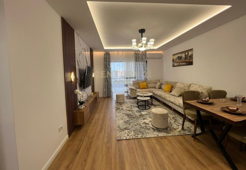 Shitet Apartament 2+1 tek Pallati me Shigjeta