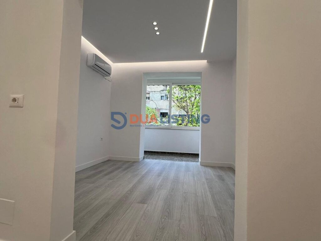 Locale commerciale in affitto in Via Barrikadave!