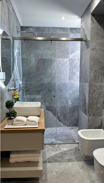 Shitet apartament modern 1+1 ne zonen e plazhit, Durres!