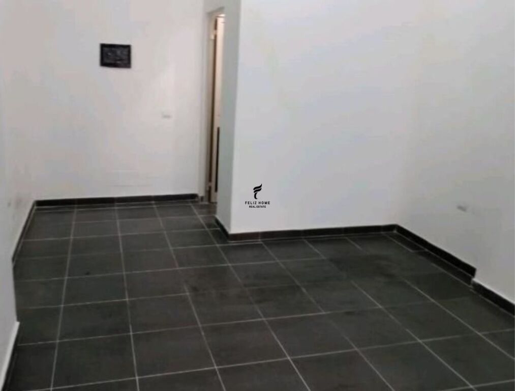 SHOP FOR RENT 40 M2 VASIL SHANTOS 25,000 LEKE FH-67475