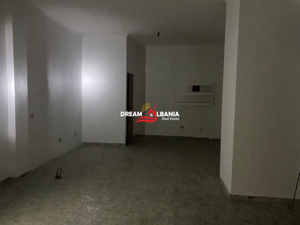 Shop/Office/Studio for sale in the Lapraka area on Dritan Hoxha Street in Tirana (ID 4171621)