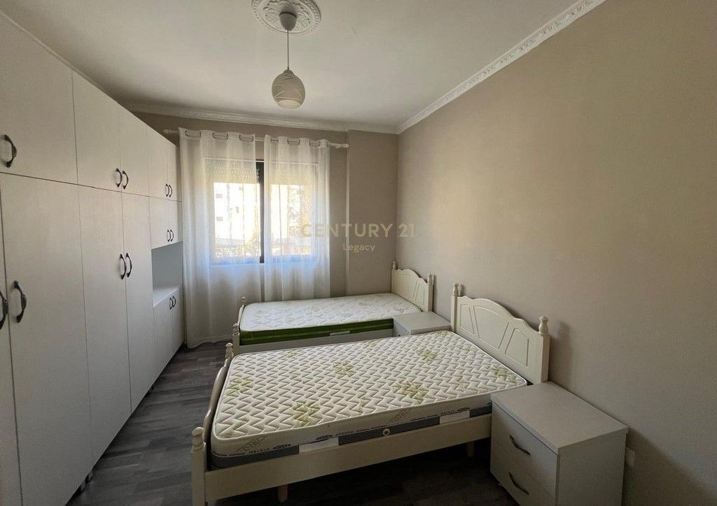 Jepet apartament 2+1+2 me qira tek Tregu Elektrik
