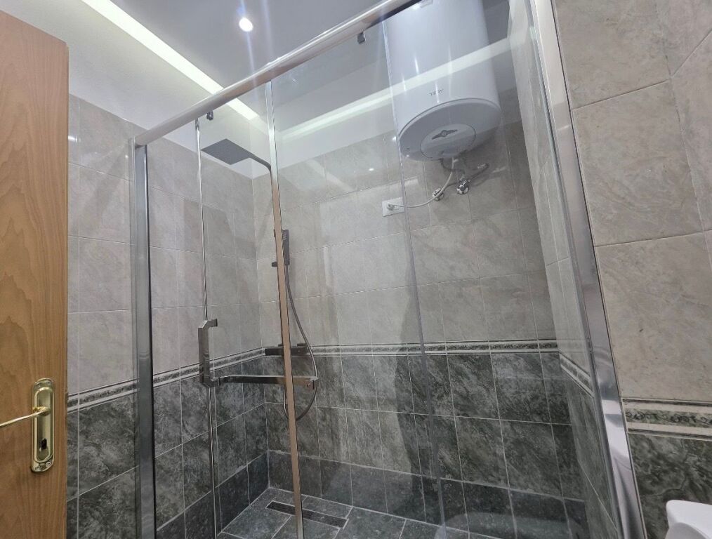 Super 2+1+2, Bohem Bar Astir 600 mila lek