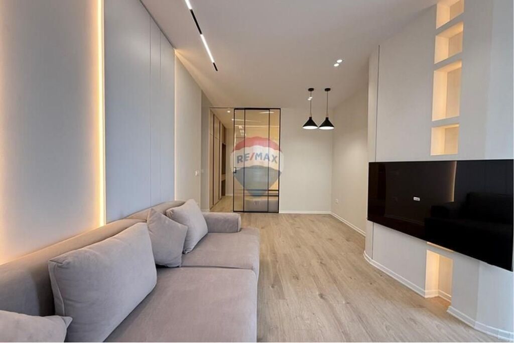 Shitet Apartament 2+1 21 Dhjetori