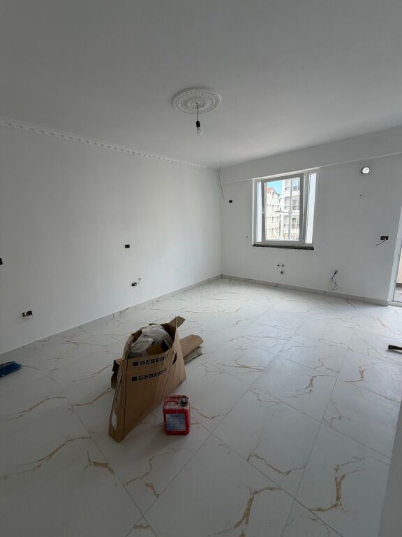 Vendesi 2+1 Spiaggia 120000€