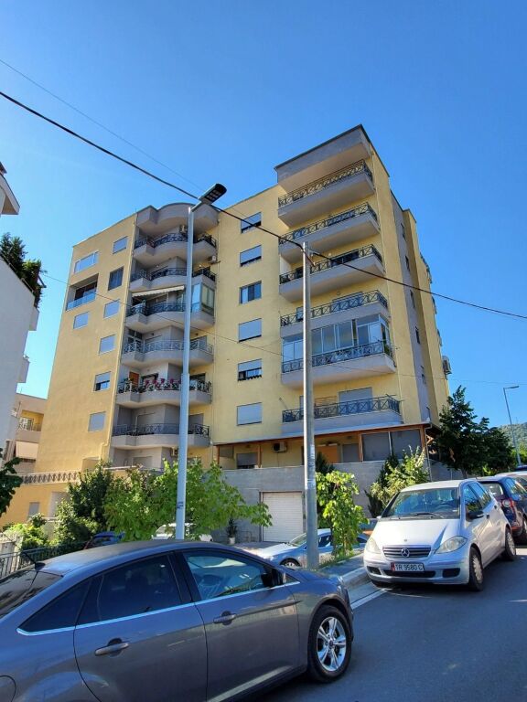 Apartament me qira vjetore Kopshti Zologjik Tiranë