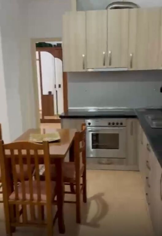 Jepet me qera apartament 1+1, KMY, Pas fabrikes se miellit.