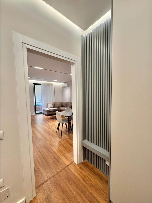 APARTAMENT 2+1 PRANE PAZARIT TE RI! 1,050 € /Muaj