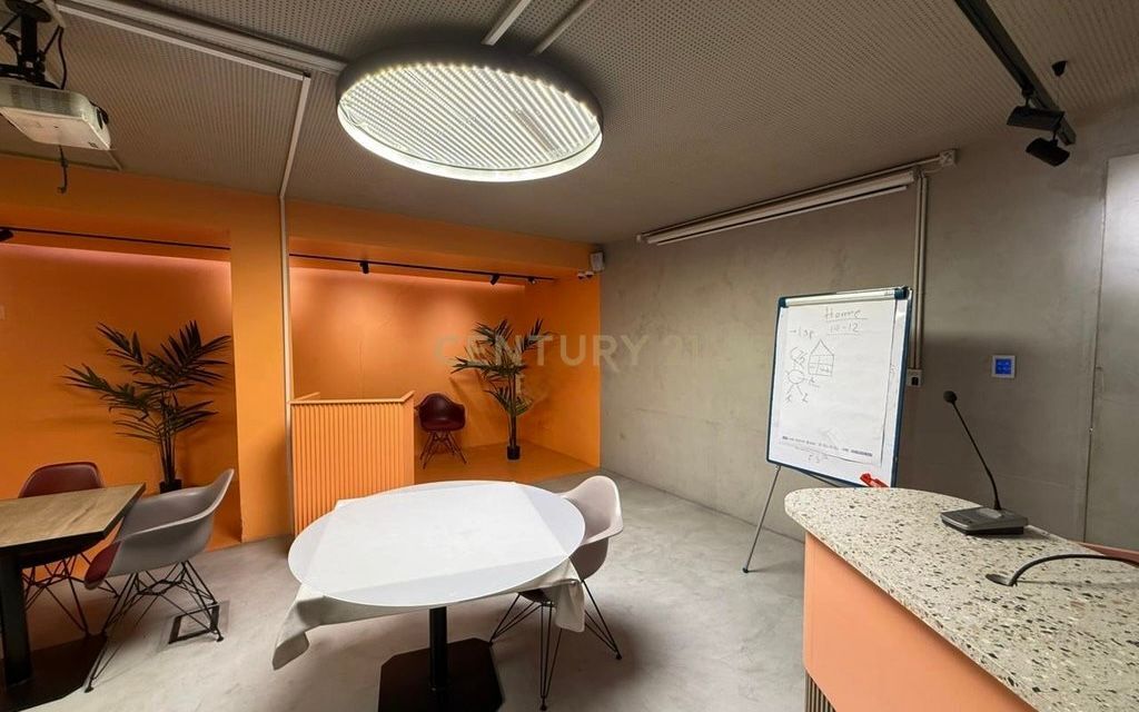 Ufficio in affitto, Via Elbasanit