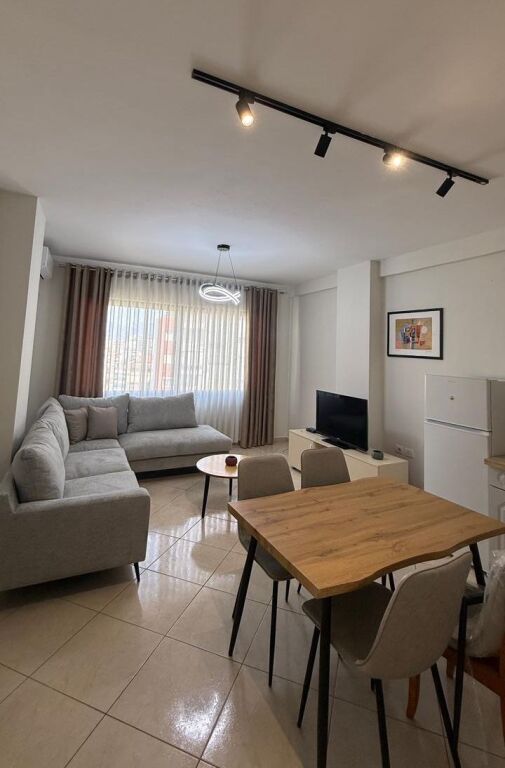 2+1, arredato, a ozone in astir, 500 euro