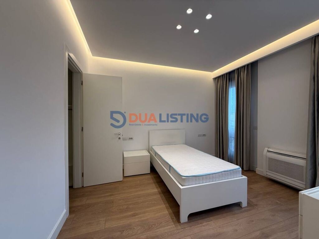 For Rent – Modern Duplex 3+1+3 | Barricade Street!