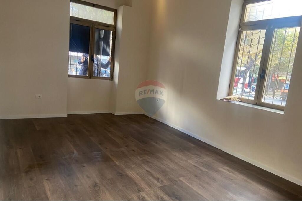 Office - For Rent - Dibrës Street, Tirana