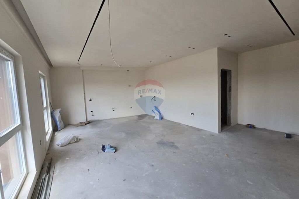 Apartament 2+1+2 ne Shitje tek Bulevardi Ri