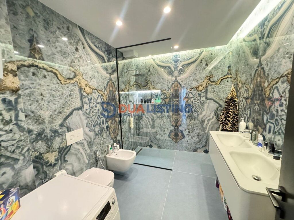 SHITET APARTAMENT 3+1+2 ME PAMJE NGA KOPSHTI BOTANIK !!