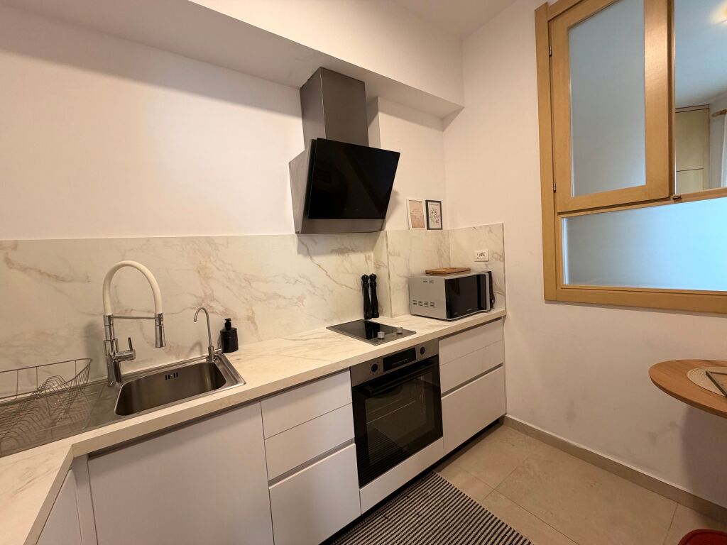 SHITET apartament 3+1 plot dritë tek shkolla HARRY FULTZ - Widok 3