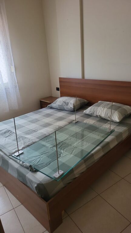 Jepet me qera apartament 1+1 ne Astir.