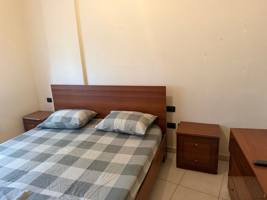 1+1,i mobiluar te bohemi ne astir,350 mije leke