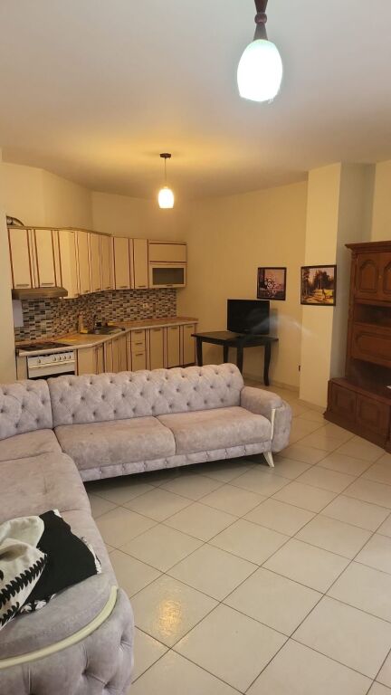 Jepet me qera apartament 1+1 ne Astir.