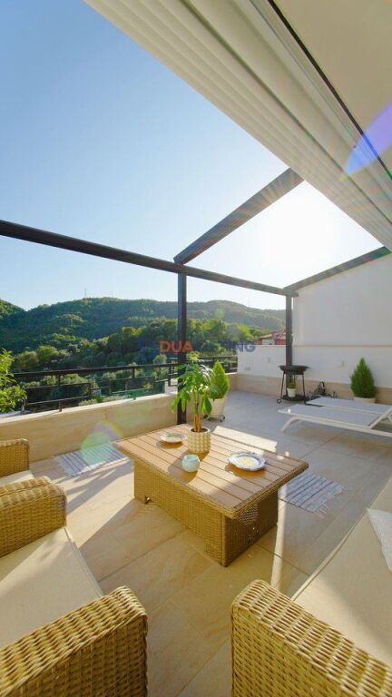 VENDESI DUPLEX DI LUSSO VICINO AL GIARDINO BOTANICO  !!