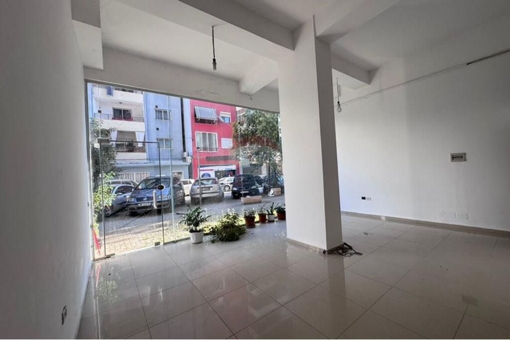 Negozio - In Affitto - Viale Migjeni, Tirana