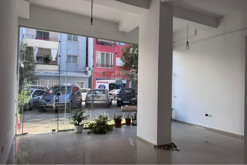 Negozio - In Affitto - Viale Migjeni, Tirana