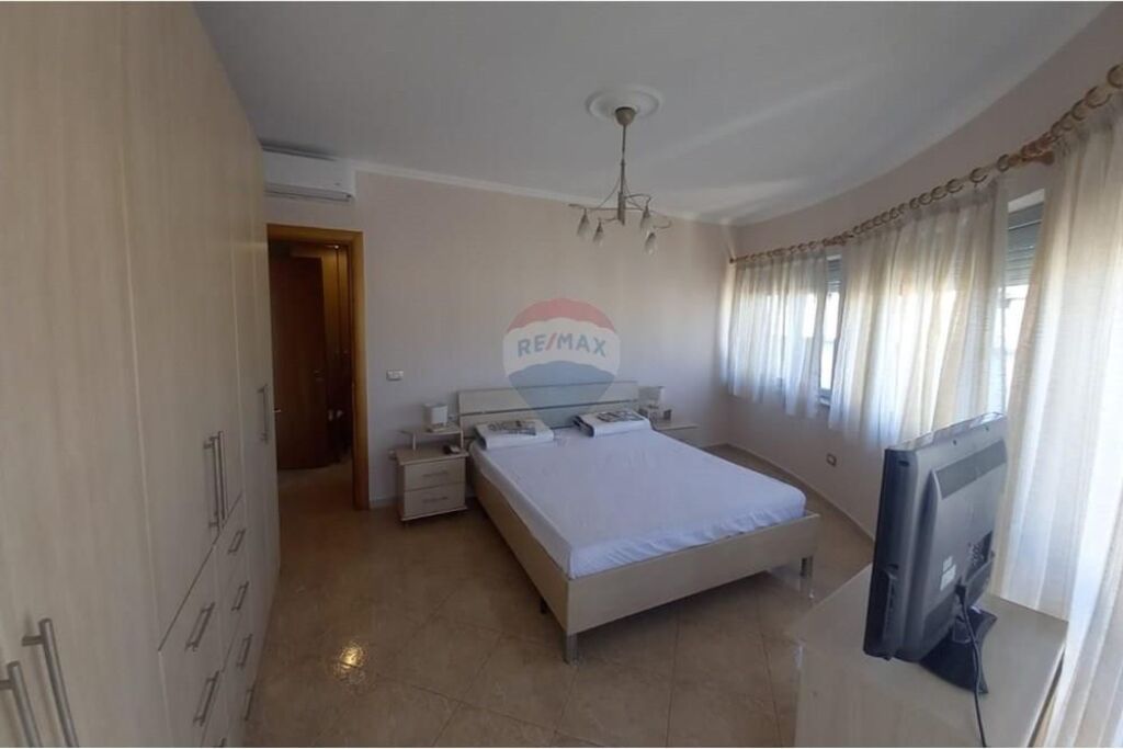 Apartment - For Rent - Zogu I Zi, Tirana