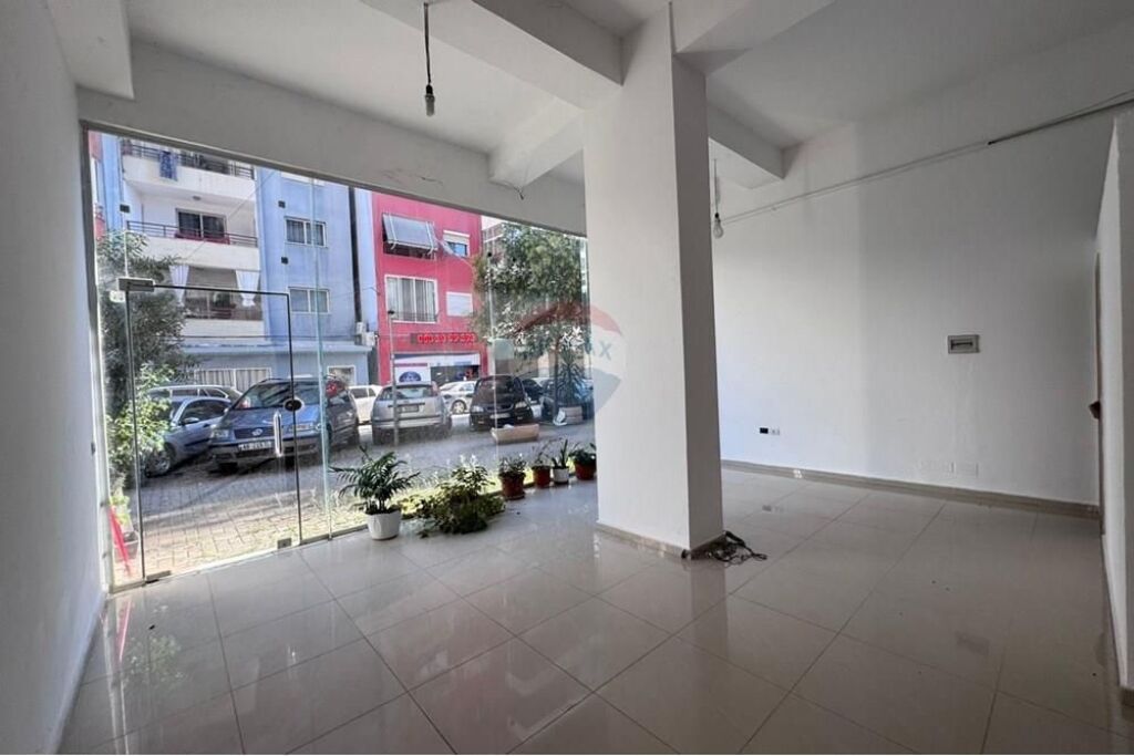 Negozio - In Affitto - Viale Migjeni, Tirana