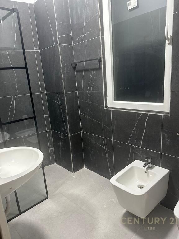 Jepet me qira apartament 1+1 në Laprakë