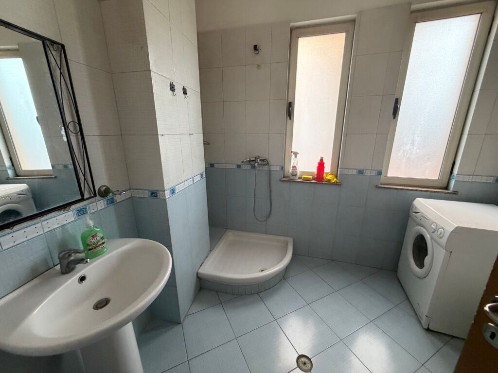 1+1,i mobiluar te bohemi ne astir,350 mije leke