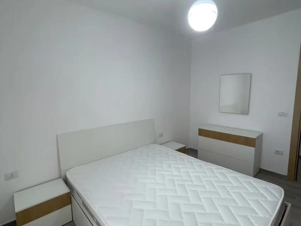 Jepet me qera apartament 3+1 te 5 Maji