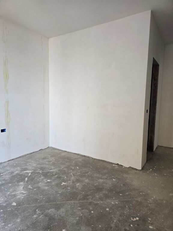 FOR SALE ALSO WITH BANK LOAN!FOR SALE 2+1 APARTMENT IN THE BATHORE AREA, KAMEZ!